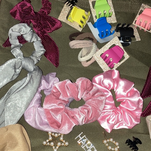 ๐HAIR Accessories๐ - Picture 6 of 17